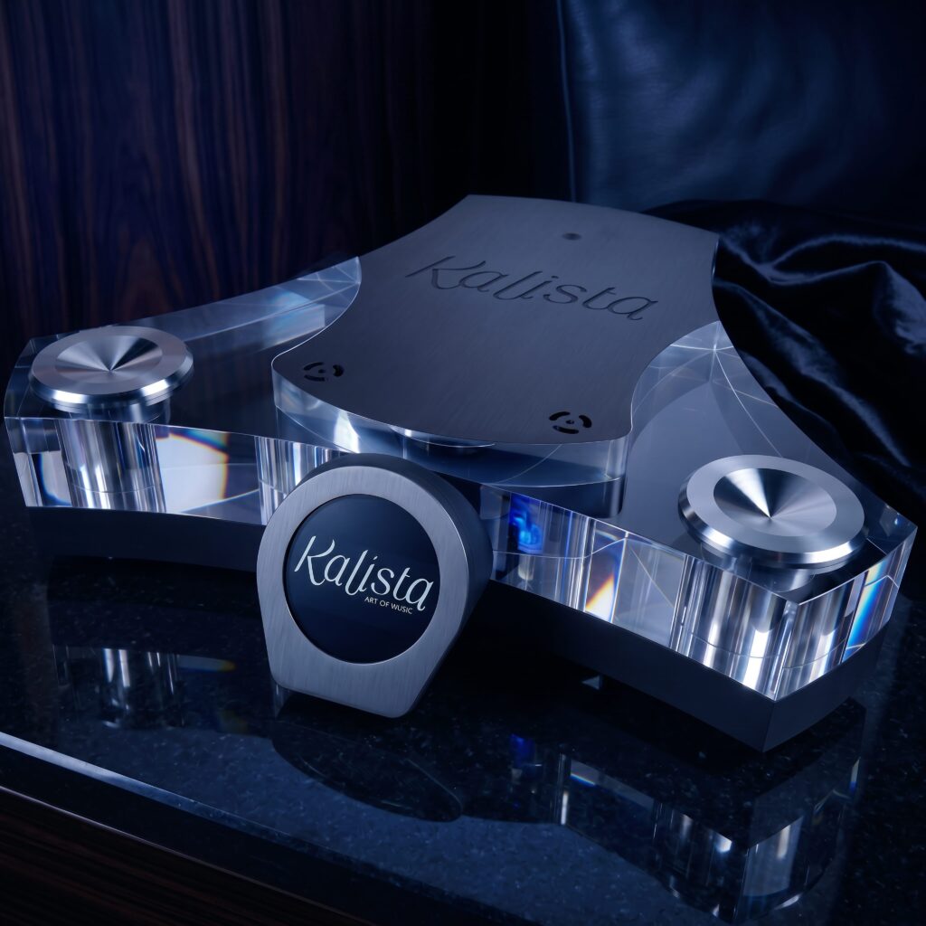 firefly gemini flash with subtle deep blue ambient light reflections matching the product's internal blue 805731